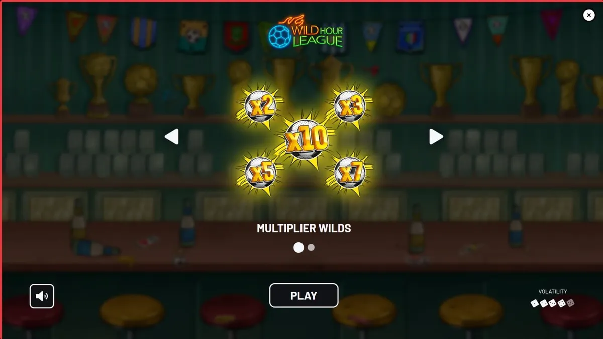 Wild Hour League سلاٹ کا ایک منظر جس میں فٹ بال تھیم اور اسپورٹس بار کا ماحول دکھایا گیا ہے۔